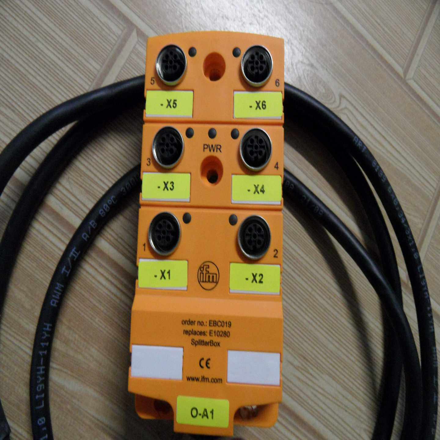 咨询-德国IFM易福门分配盒EBC019上机件