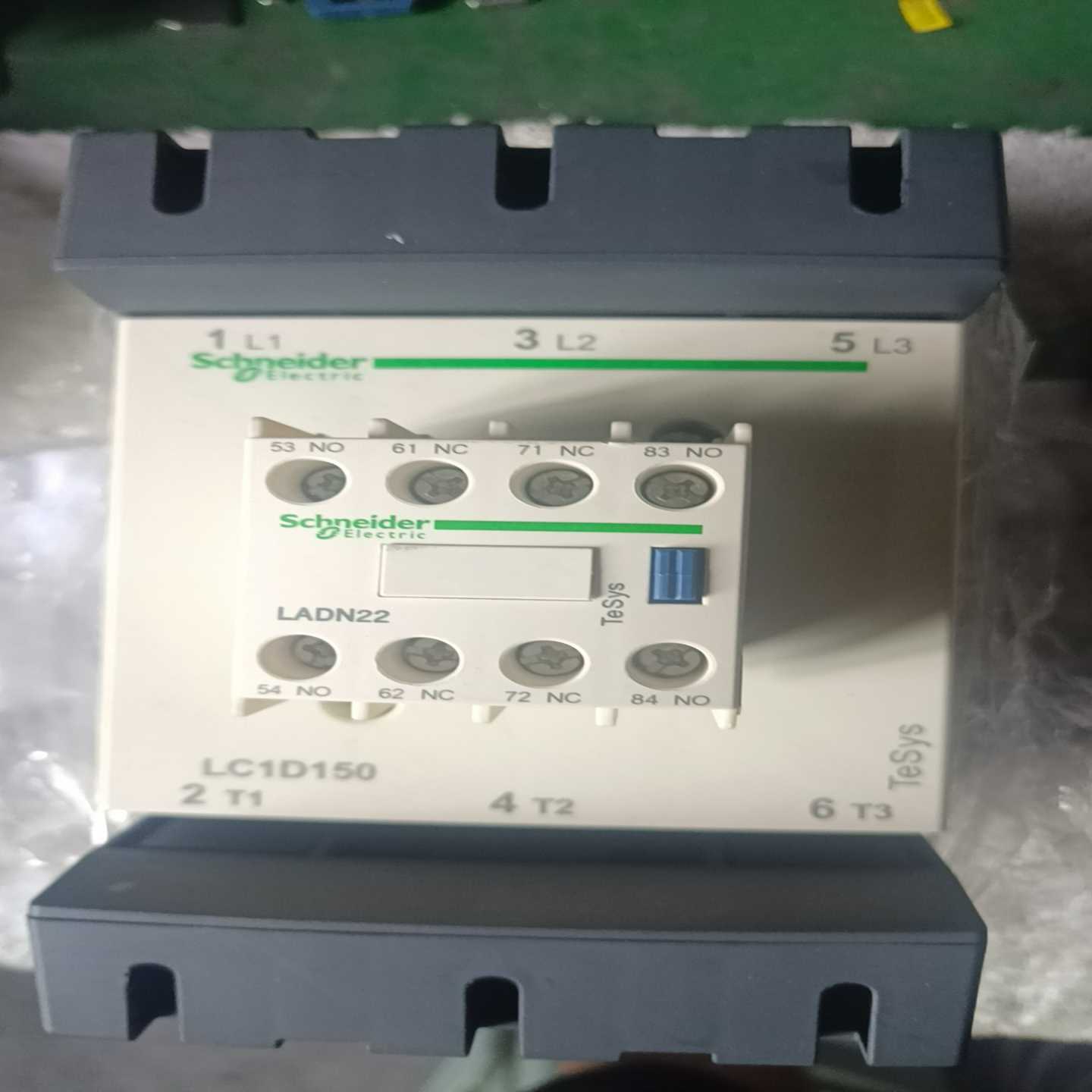施耐德交流接触器LC1D150，原装正品拆机件，成色几乎全新--议价