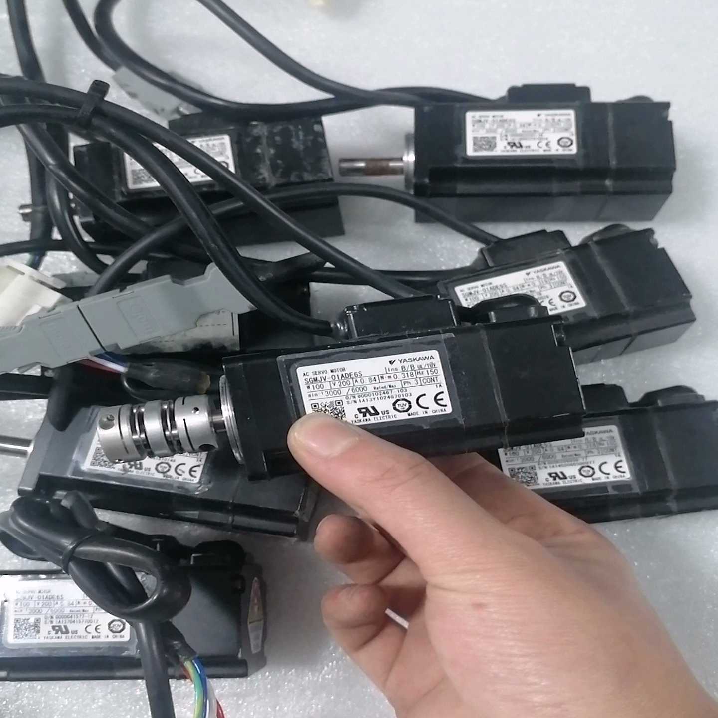 安川电机SGMJV-01ADE6S，正常件，成色八九新，询价