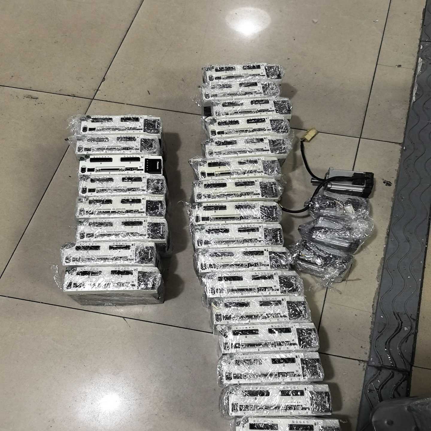 松下伺服驱动器MBDLT25SF，400W功率，型号MBDL--议价商品