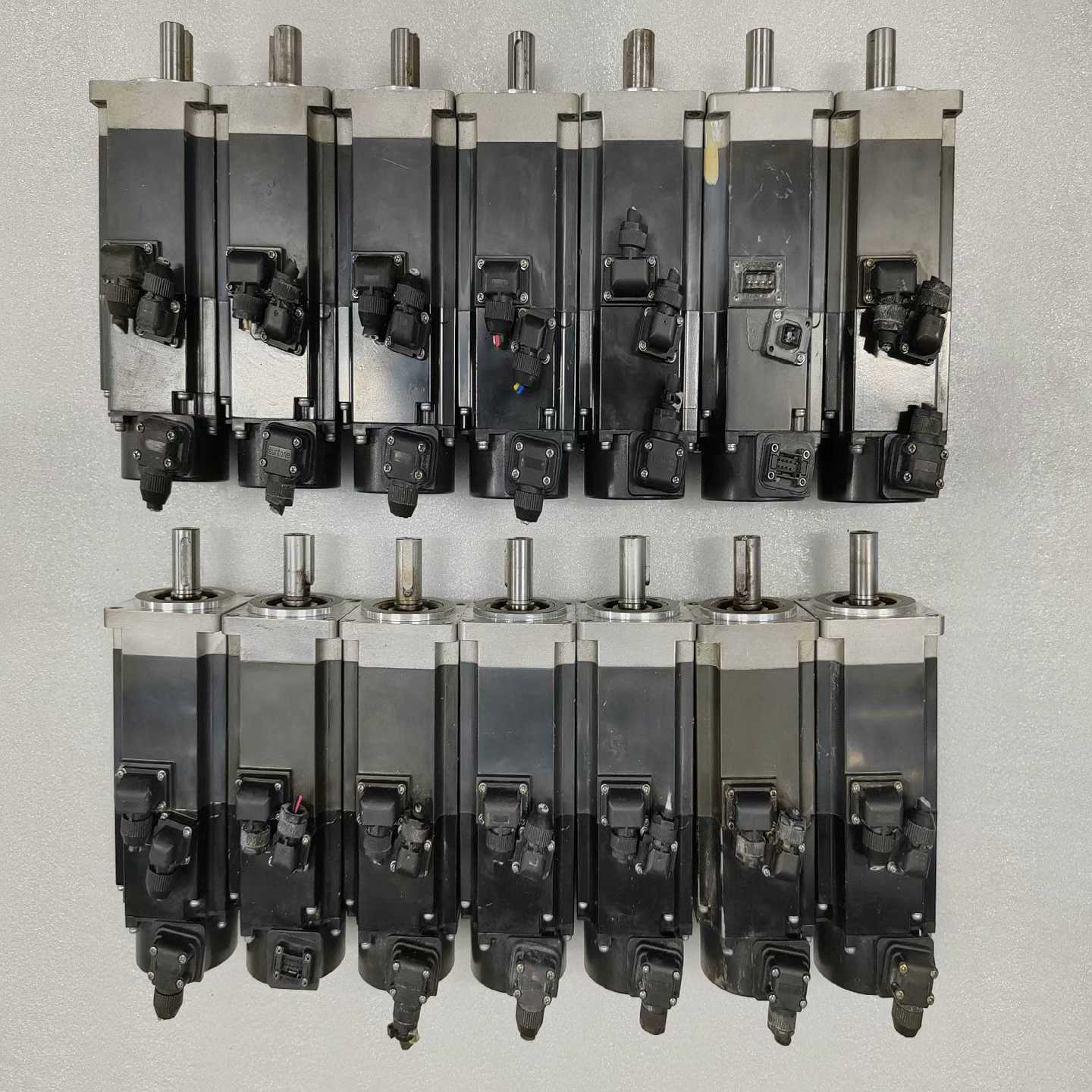 HG-KN43BJ-S100，三菱伺服带刹车电机400w，配