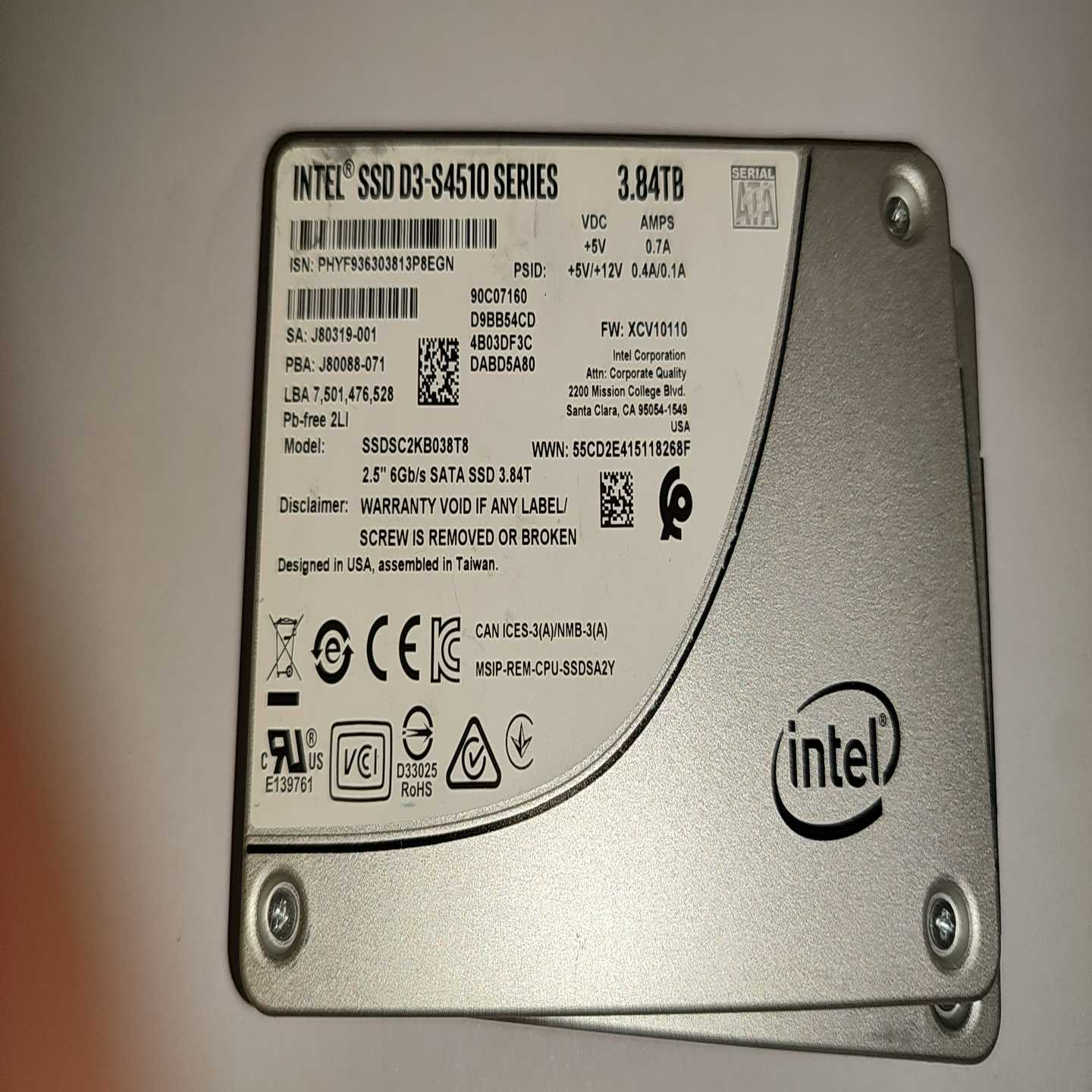 出英特尔SSDD3-S4510系列3.84T固态硬盘，2.--议价商品
