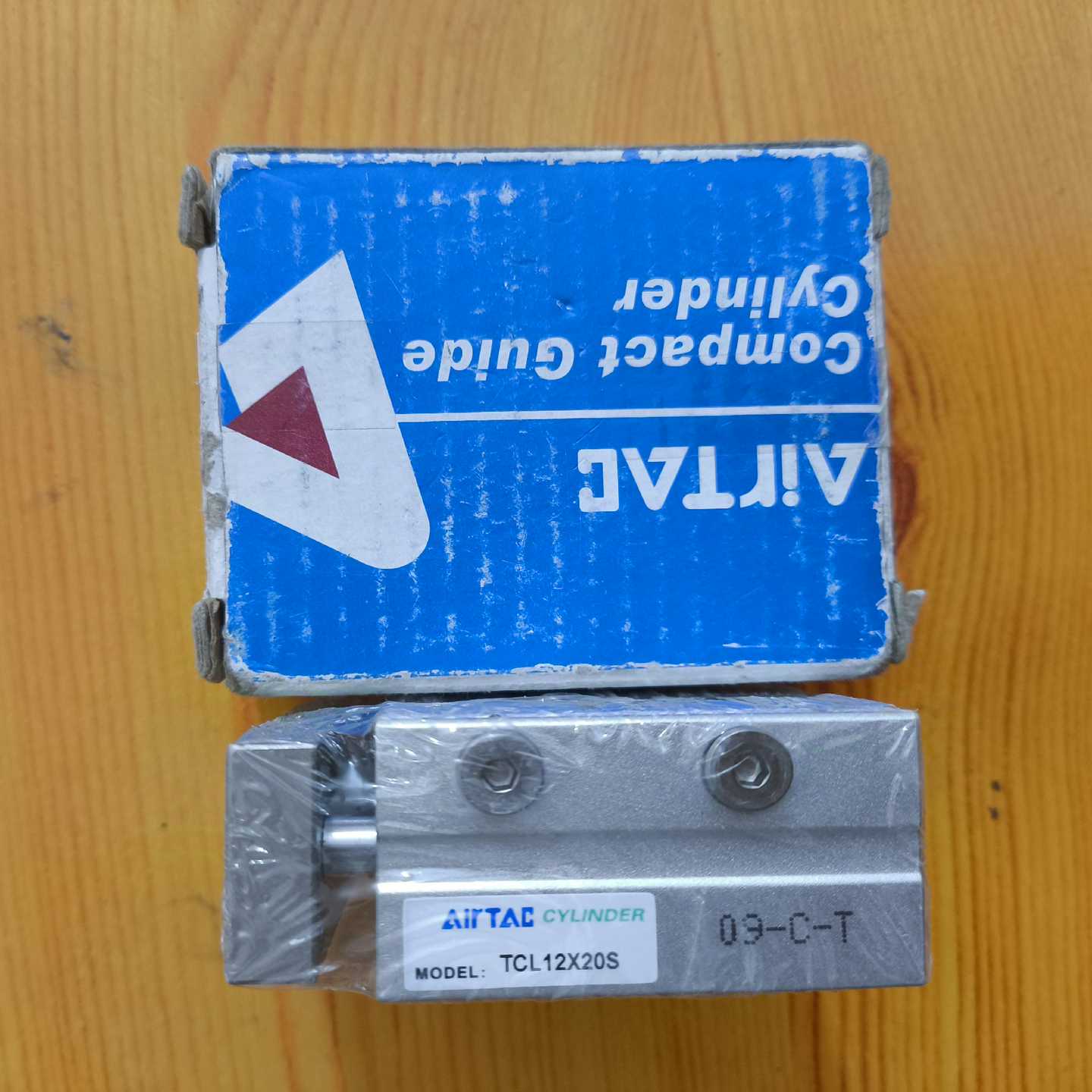 亚德客三轴气缸TCL12X20S，全新原装正品-议价