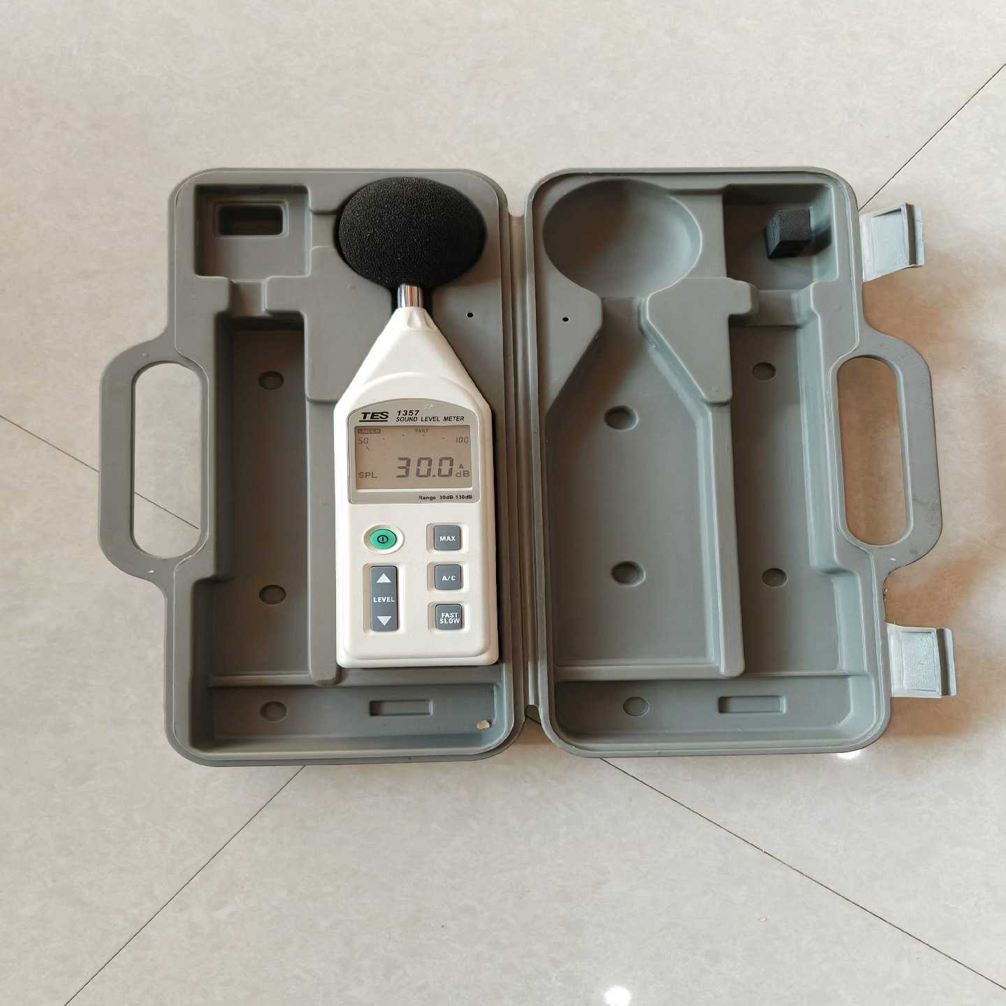台湾泰仕TES1357高精度噪音计声级计分贝仪，只有图中所示~询价