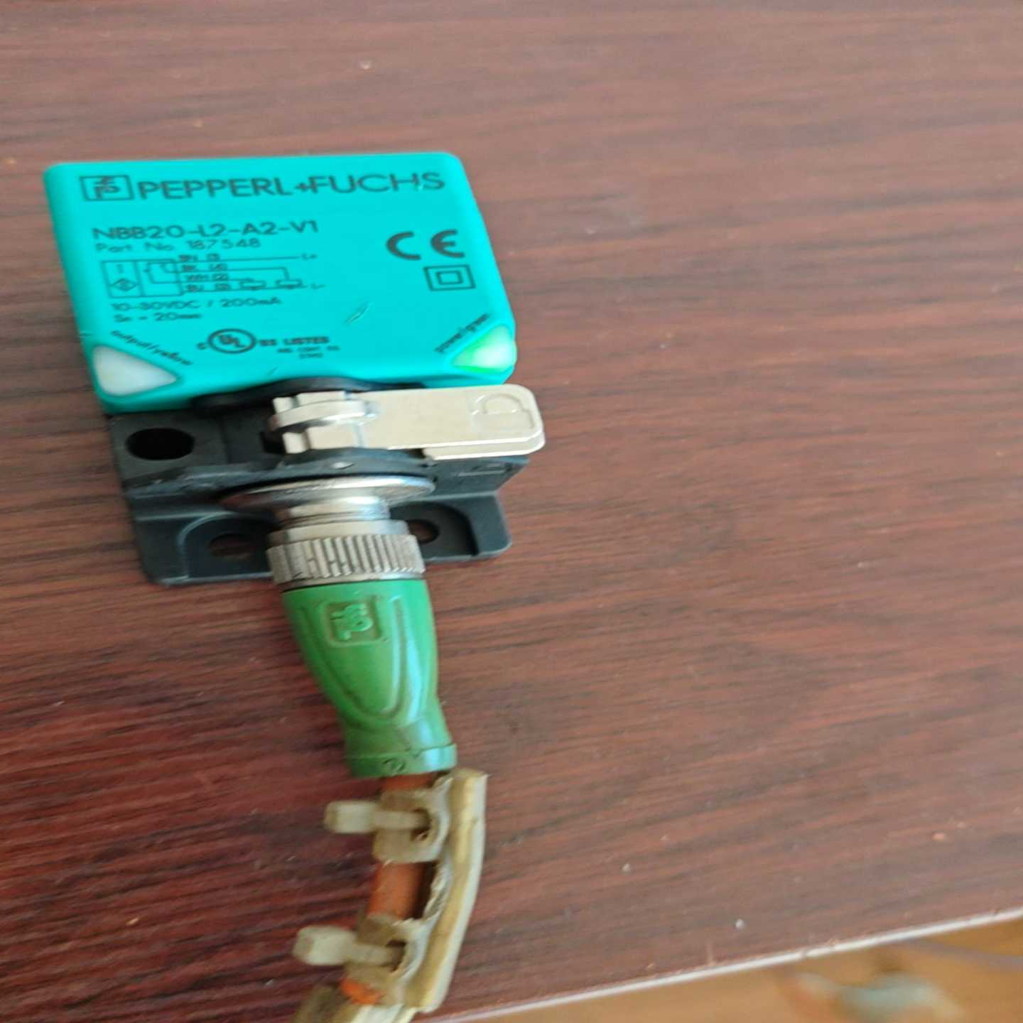 倍加福NBN40-L2-A2-V1方形接近开关，全新的未使用-议价