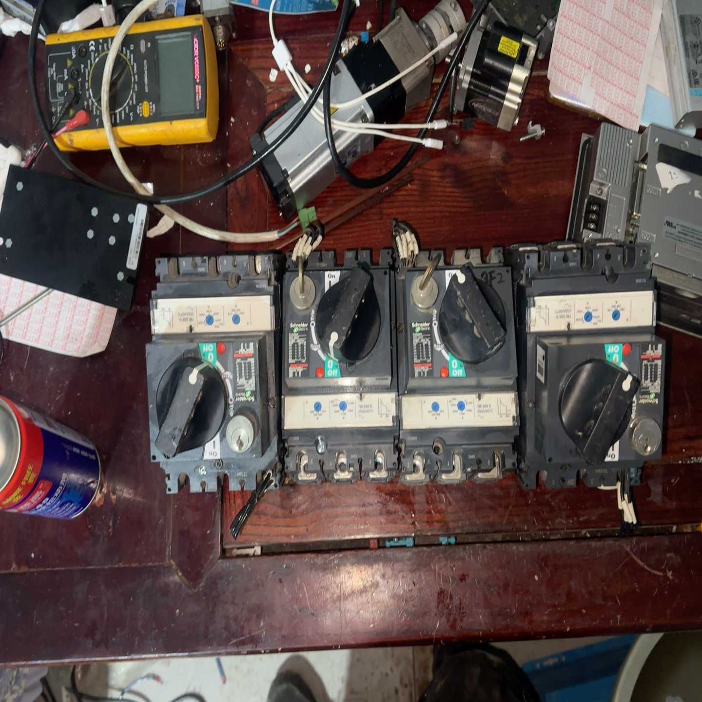 施耐德，型号：NSX250F250A