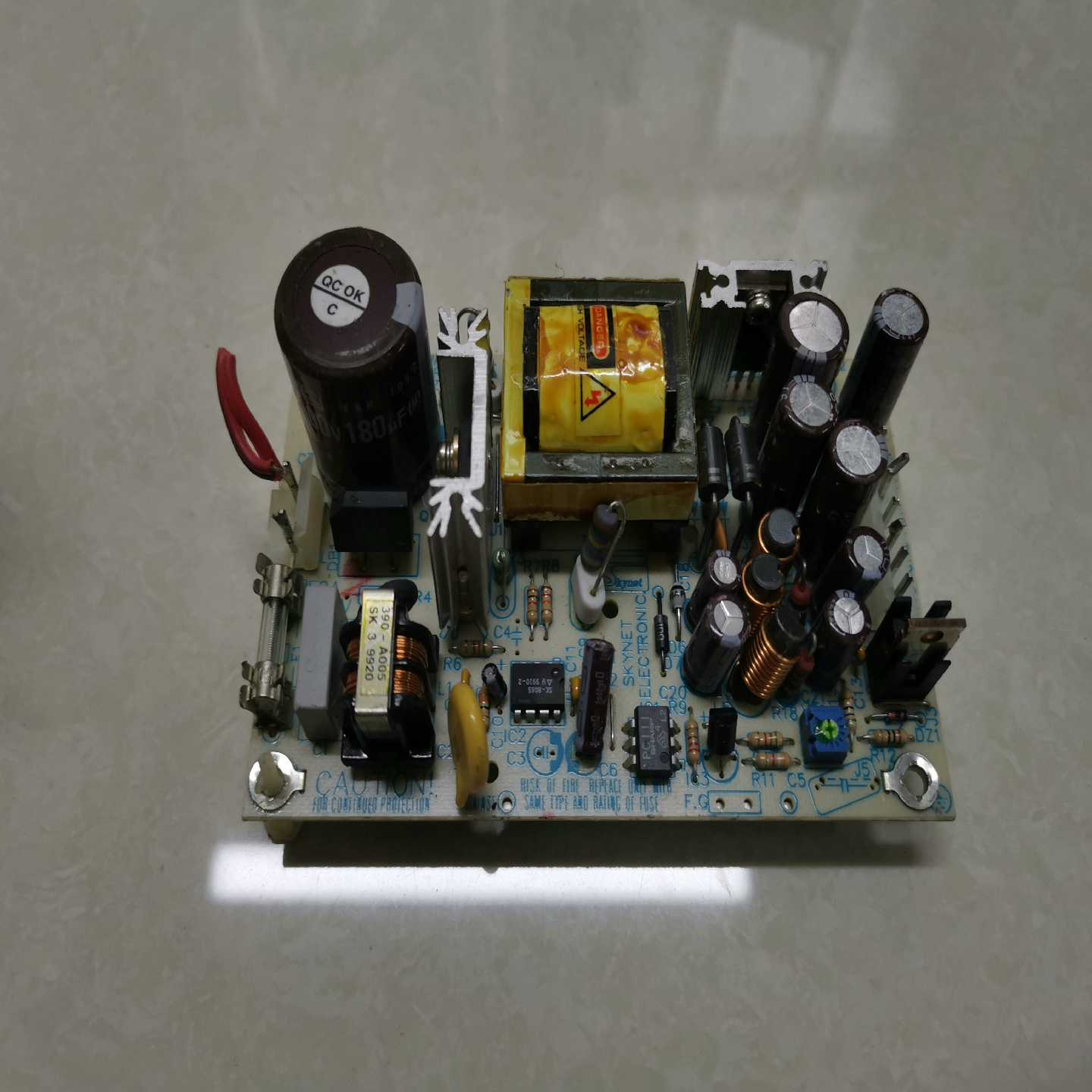 台湾天网SKYNET工控电源SNP-9F40机内开关询价