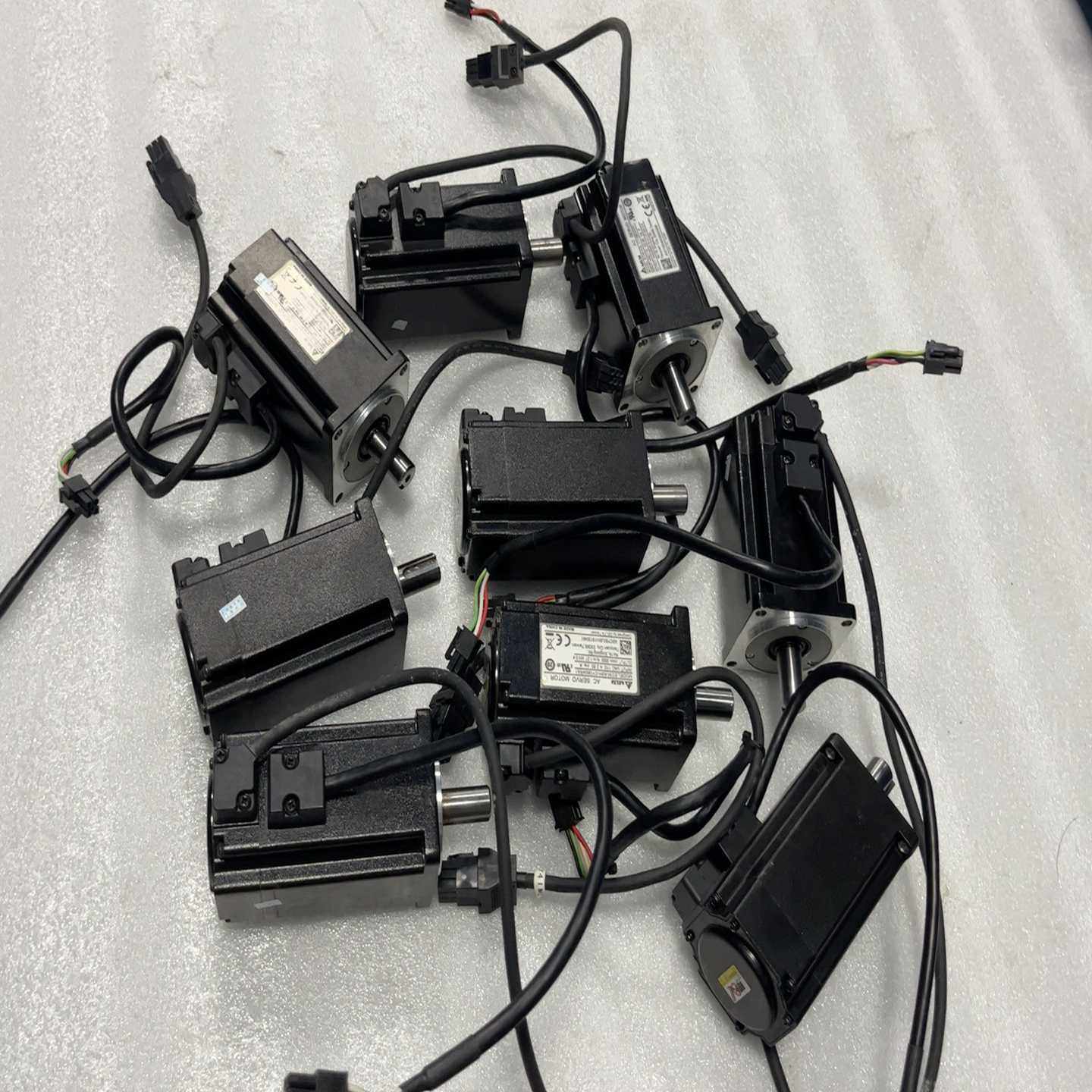 咨询-台达伺服电机ECM-A3H-CY0604RS1，几乎，性