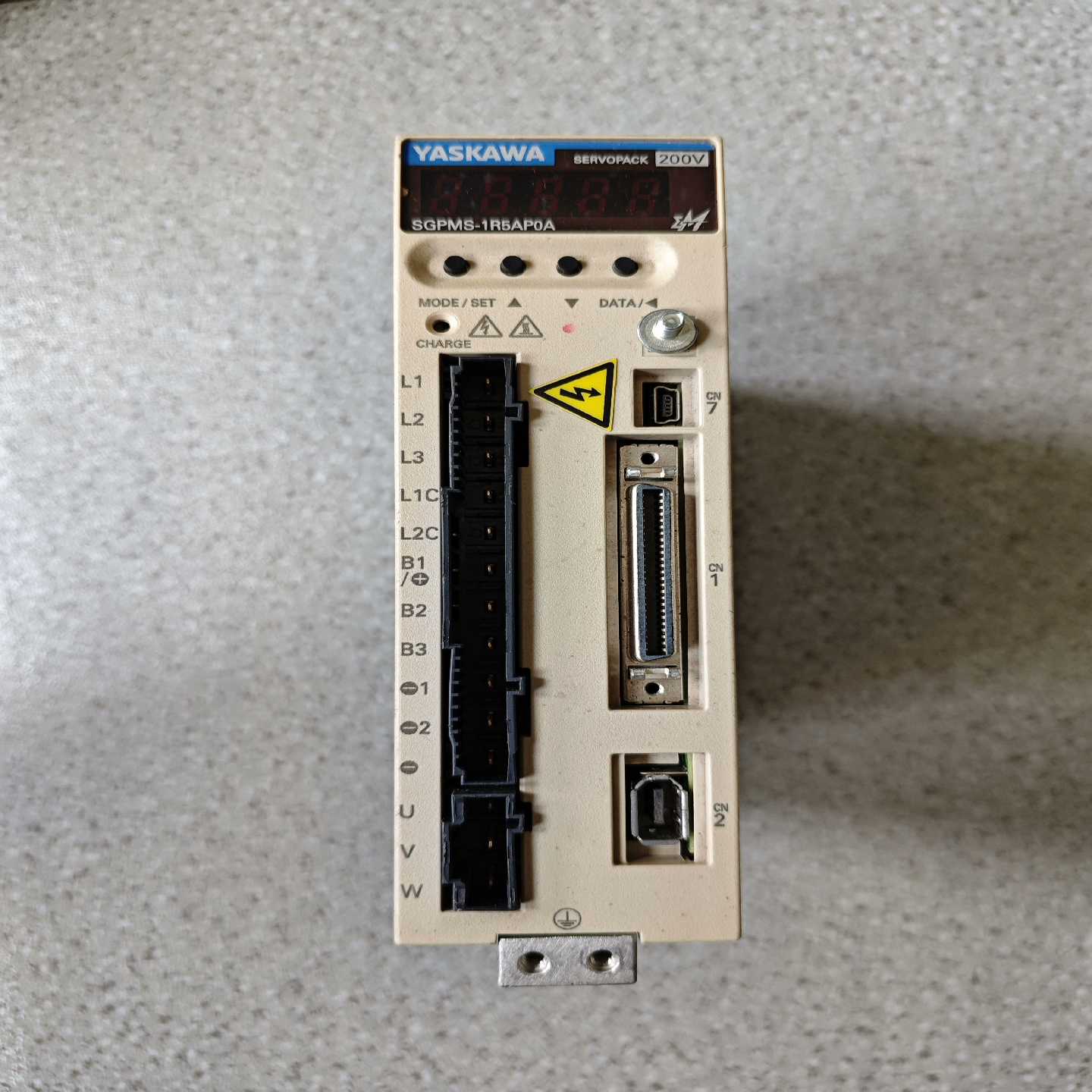 【星慕电子】SGPMS-1R5AP0A，安川伺服驱动器300W，，实