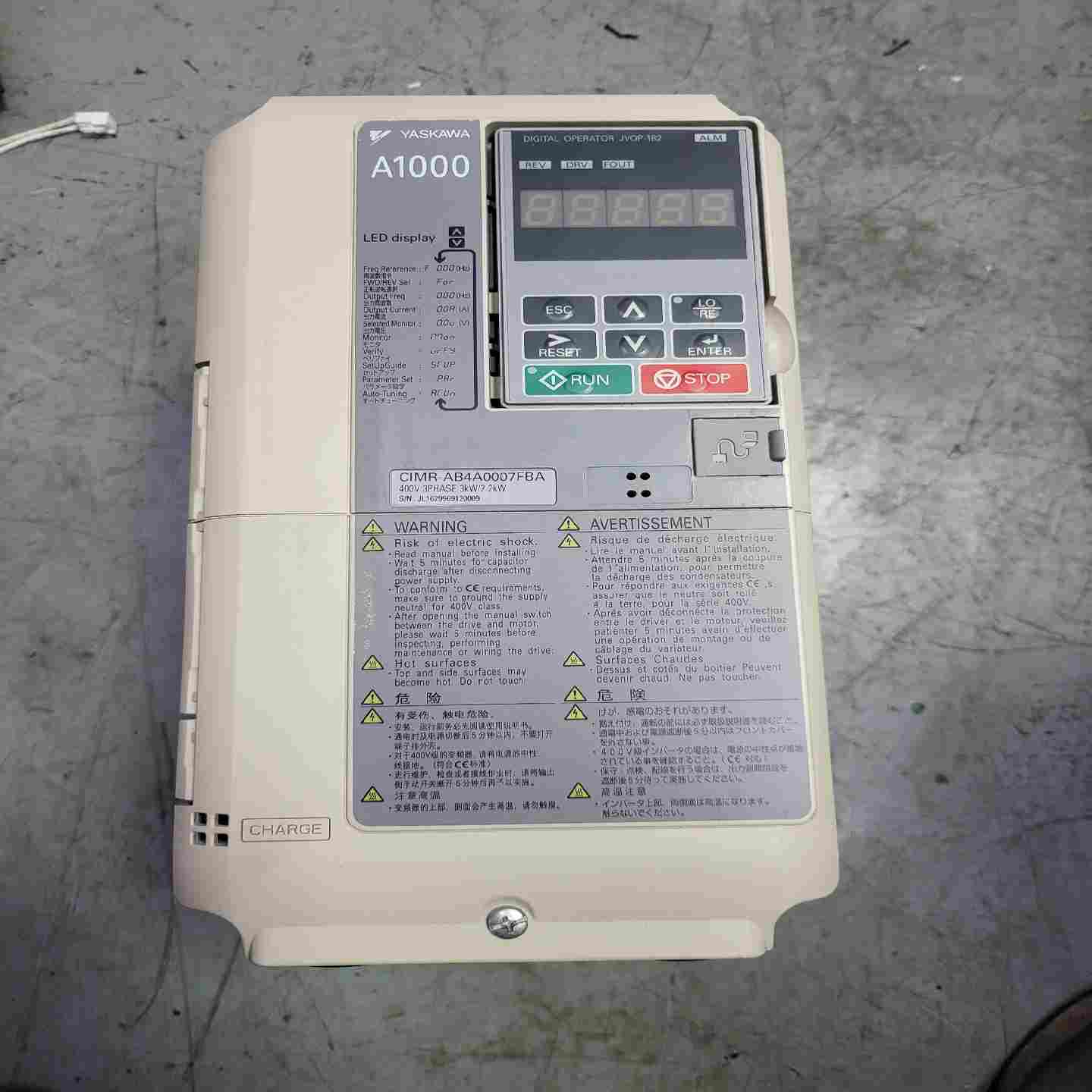 安川变频器2.2/3KW ，已上电测试功能正常，成色（佳毅工控）