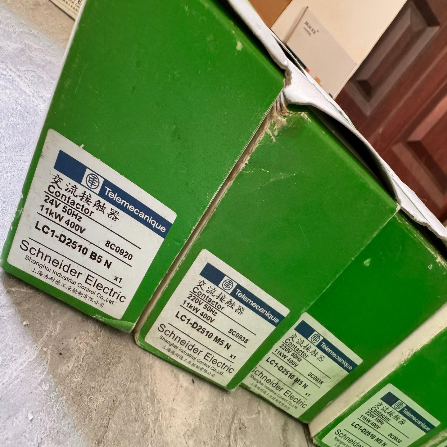 施耐德交流接触器LC1-D2510B5N全新24个,11kW-询价客服