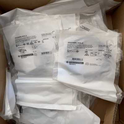 XS208BLNAL2电感式接近开关现