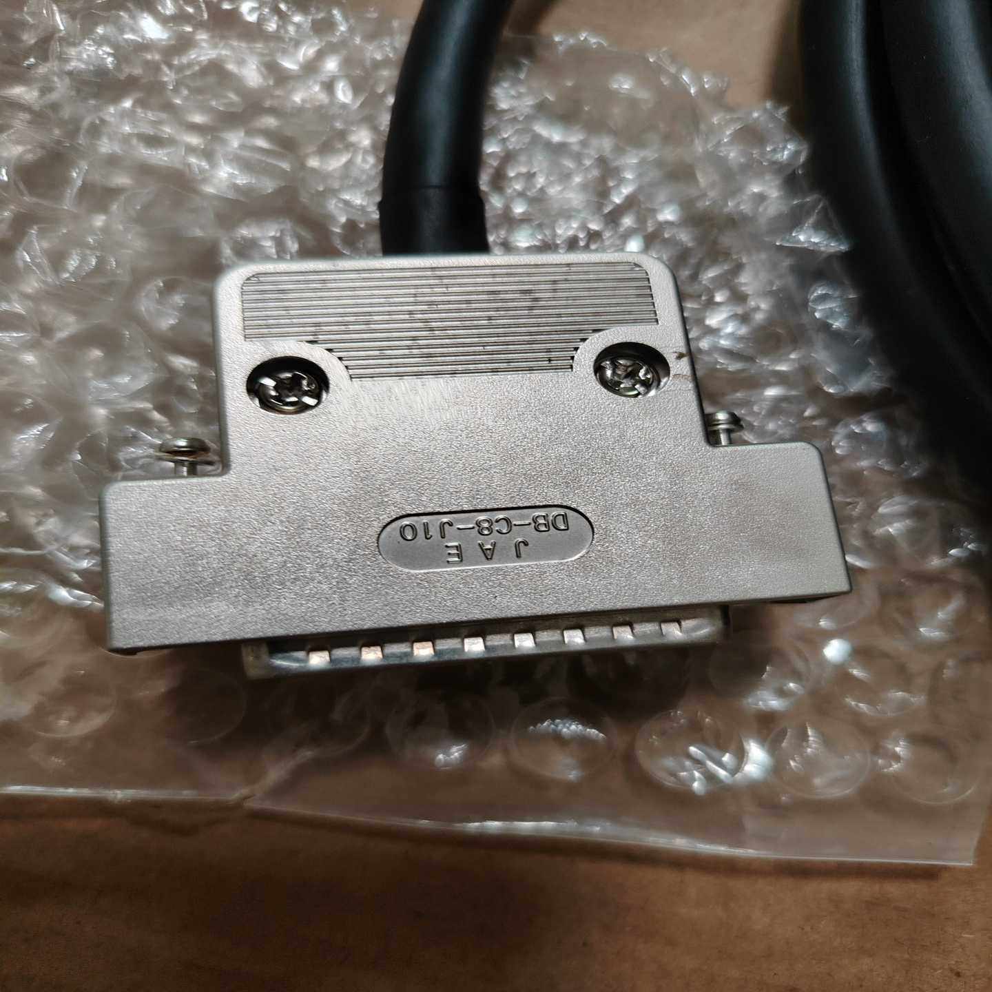 （议价）JAE连接线DB-C8-J10。25针公转25针母插头。