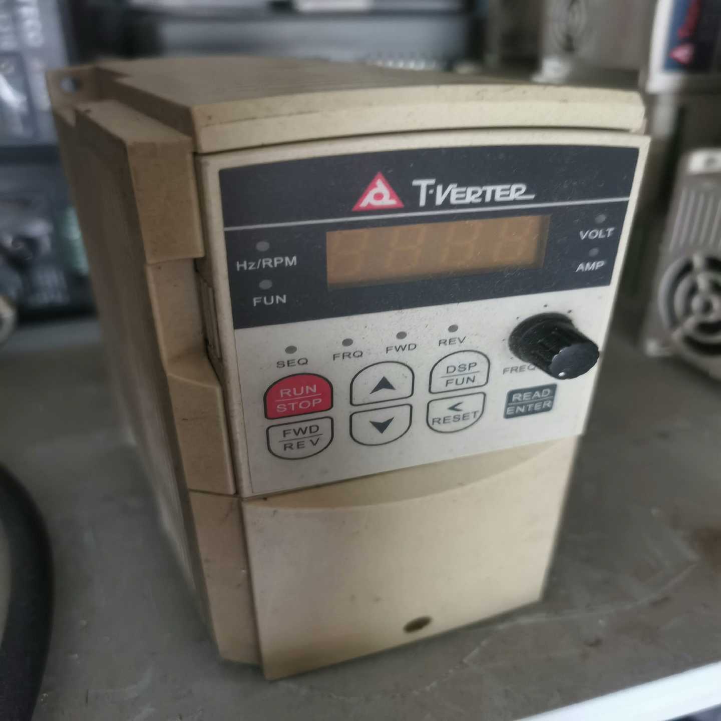 （霸霸电子）台安变频器0.75KW 220V SV3-201-H1J S
