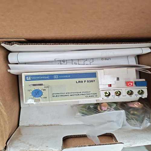 施耐德热过载继电器LR9-F5367，全新带包装的，包装就是--议价商