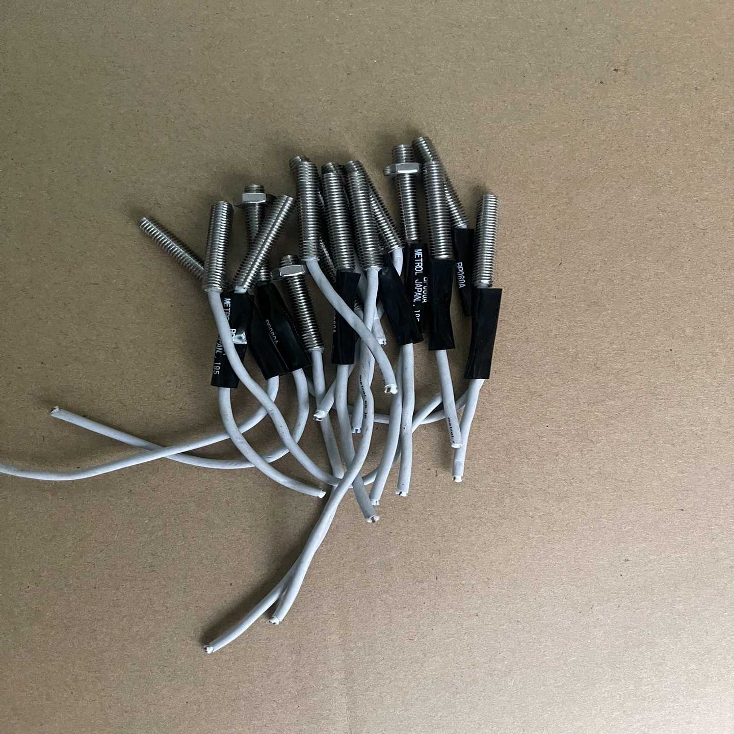 日本美德龙接触式传感器BP060A-F，剪短线，还--议价商品