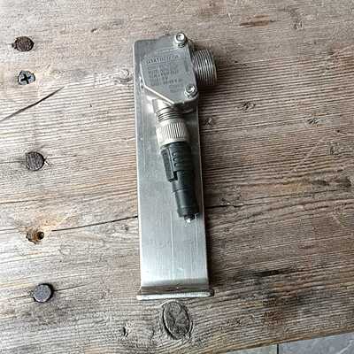 出美国BANNER品牌的传感器，型号为Q3XTBLD-Q8，--议价商品