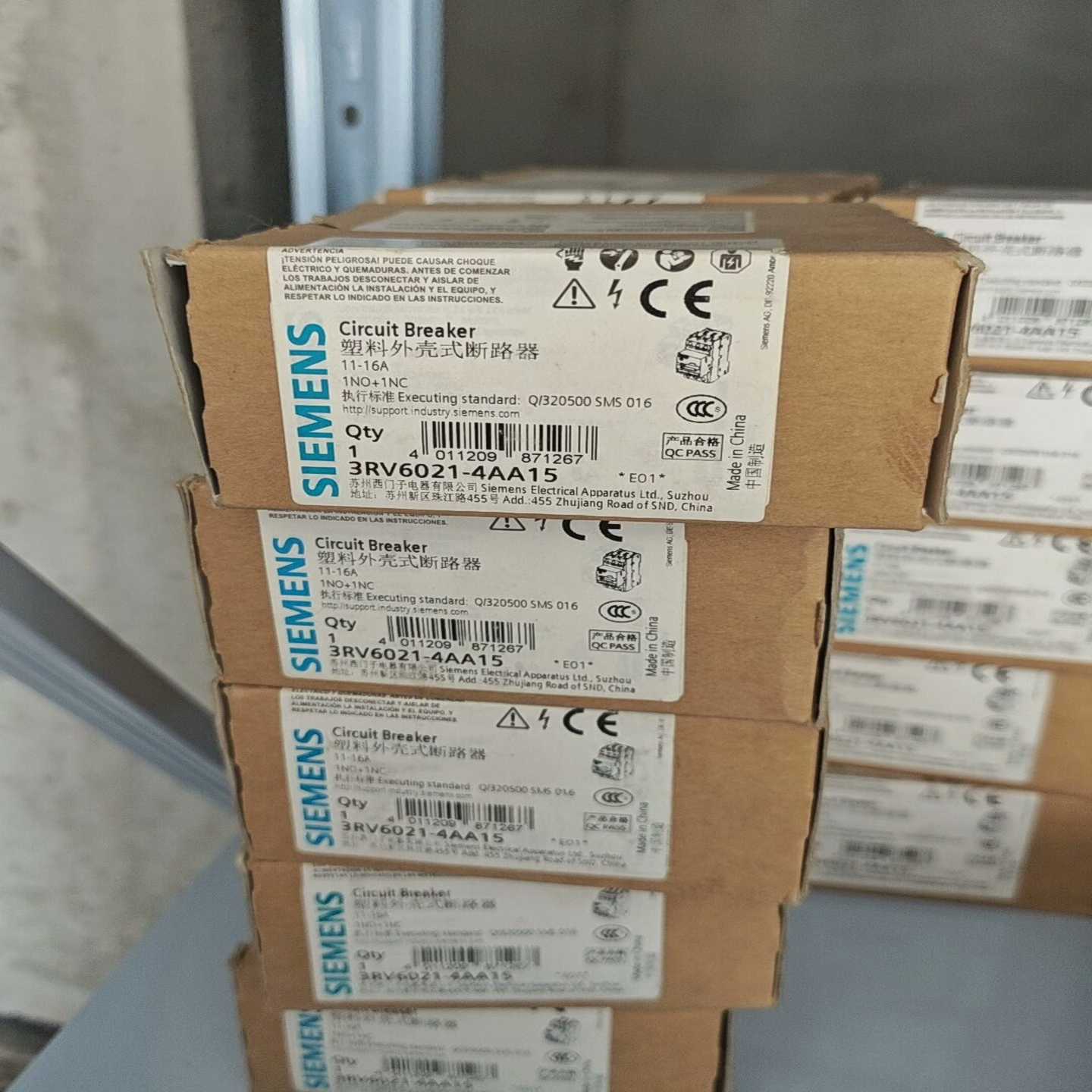 询价3RV6021-4AA15未开封的拍照为实物标