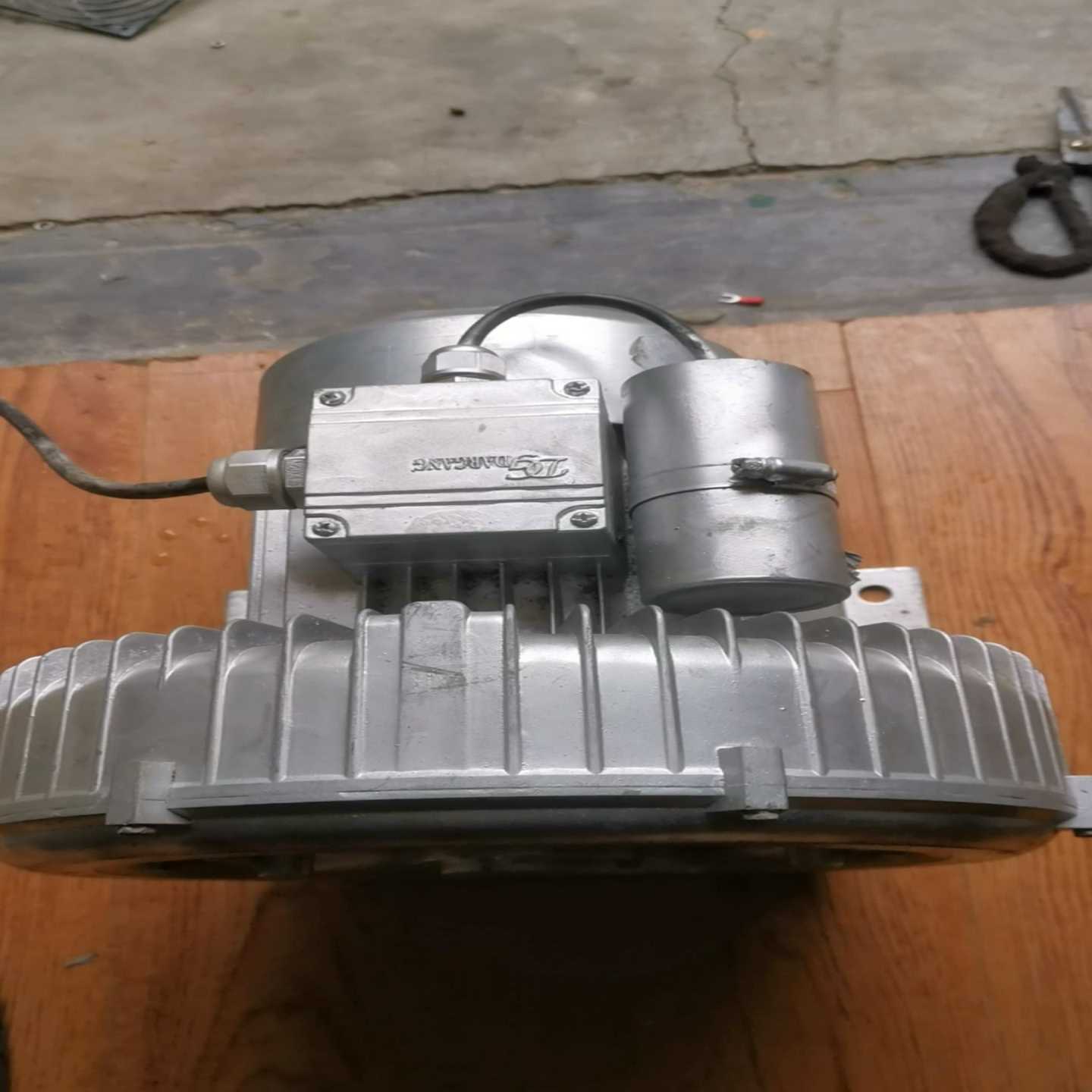 台湾高压漩涡风机，实物拍的，功能正常，声音不大。冲氧泵，功率