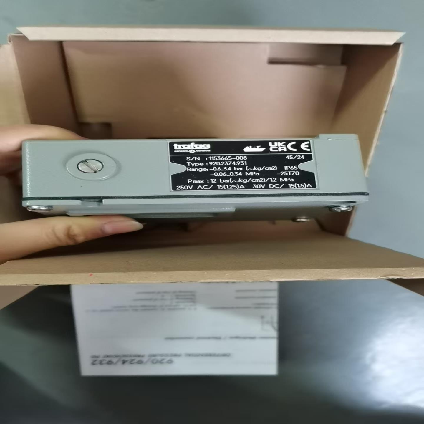 隆兴tTrafag压力传感器开关9202374931  -06-34bar现货议价*