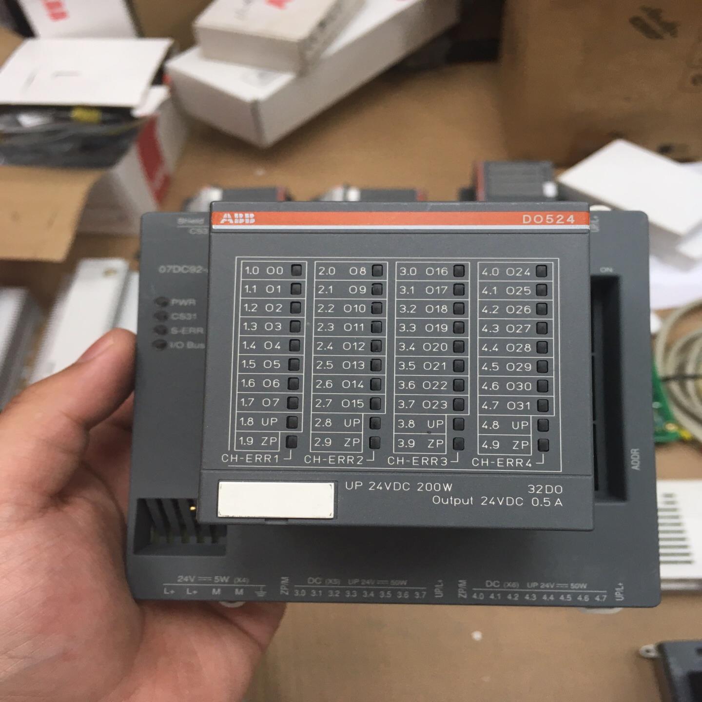 07DC92-AD  DO524 ABB模块、成色很（佳毅工控）