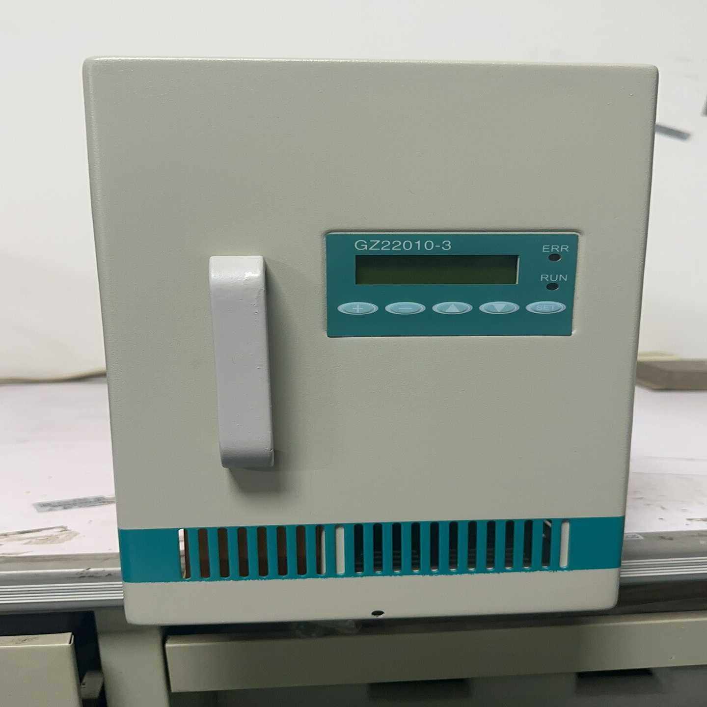 英可瑞直流屏充电模块GZ22010-3新机库存一台实价300询价