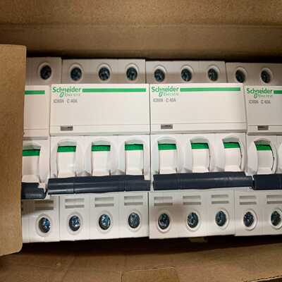 询价A9F18340全新正品施耐德微型断路器IC65N3P