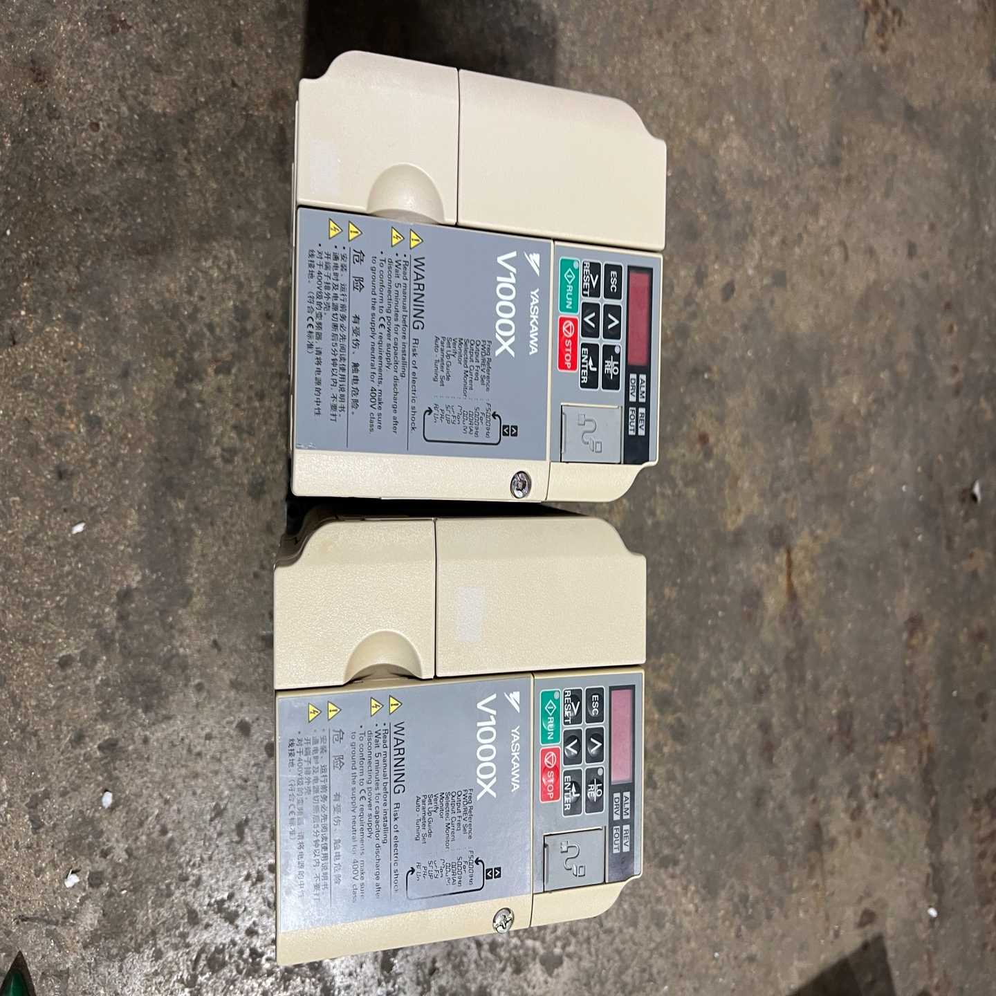 安川V1000X变频器2.2KW，VB4X0007BBA-8--议价商品