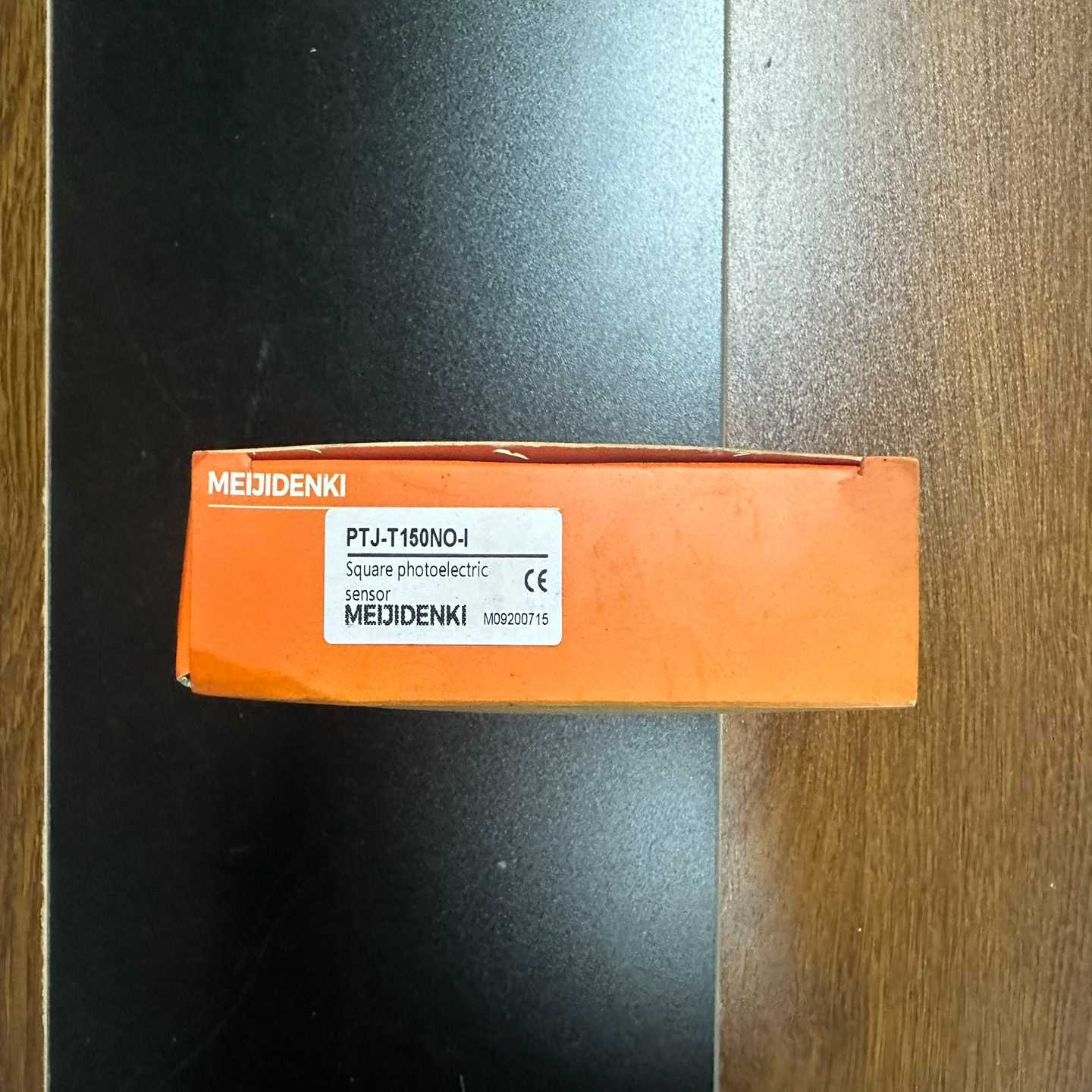咨询-PTJ-T150NO-I明治方形光电开关传感器NPN常开对射
