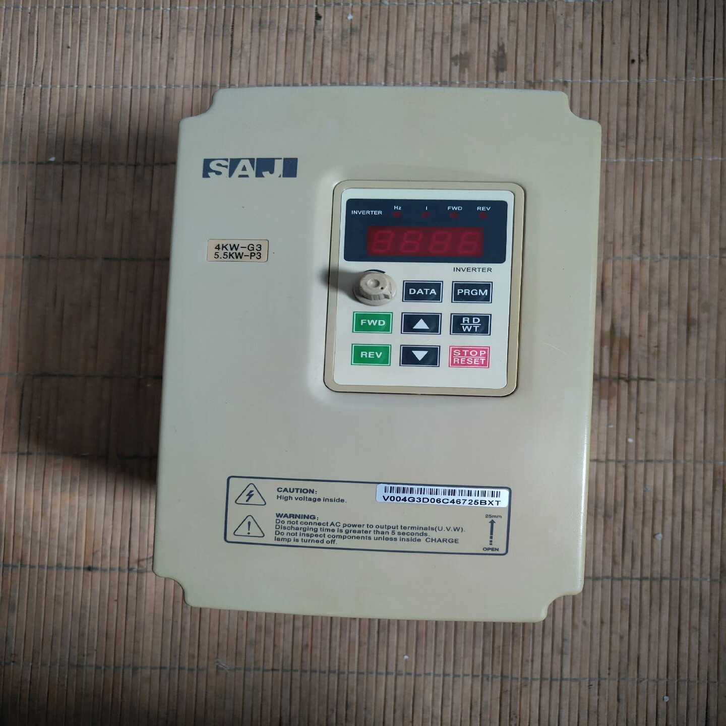 三晶变频器4kw/5.5kw三相输入V004G3/5R5P3{议价}