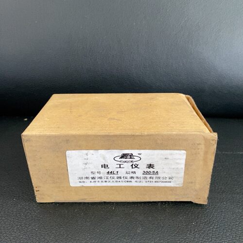 全新直流电流表44L1-300/15A仓库现货4台1