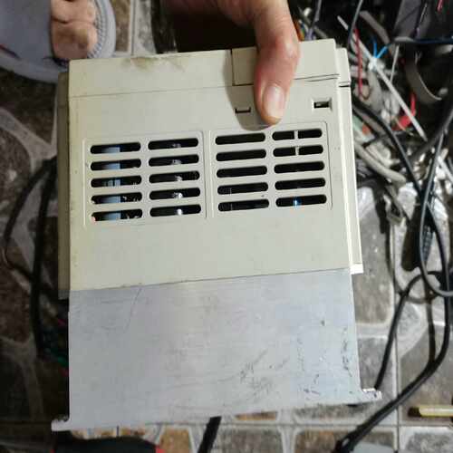 (议价)2.2kw380v普传PI8100A变频器，功能外壳完整
