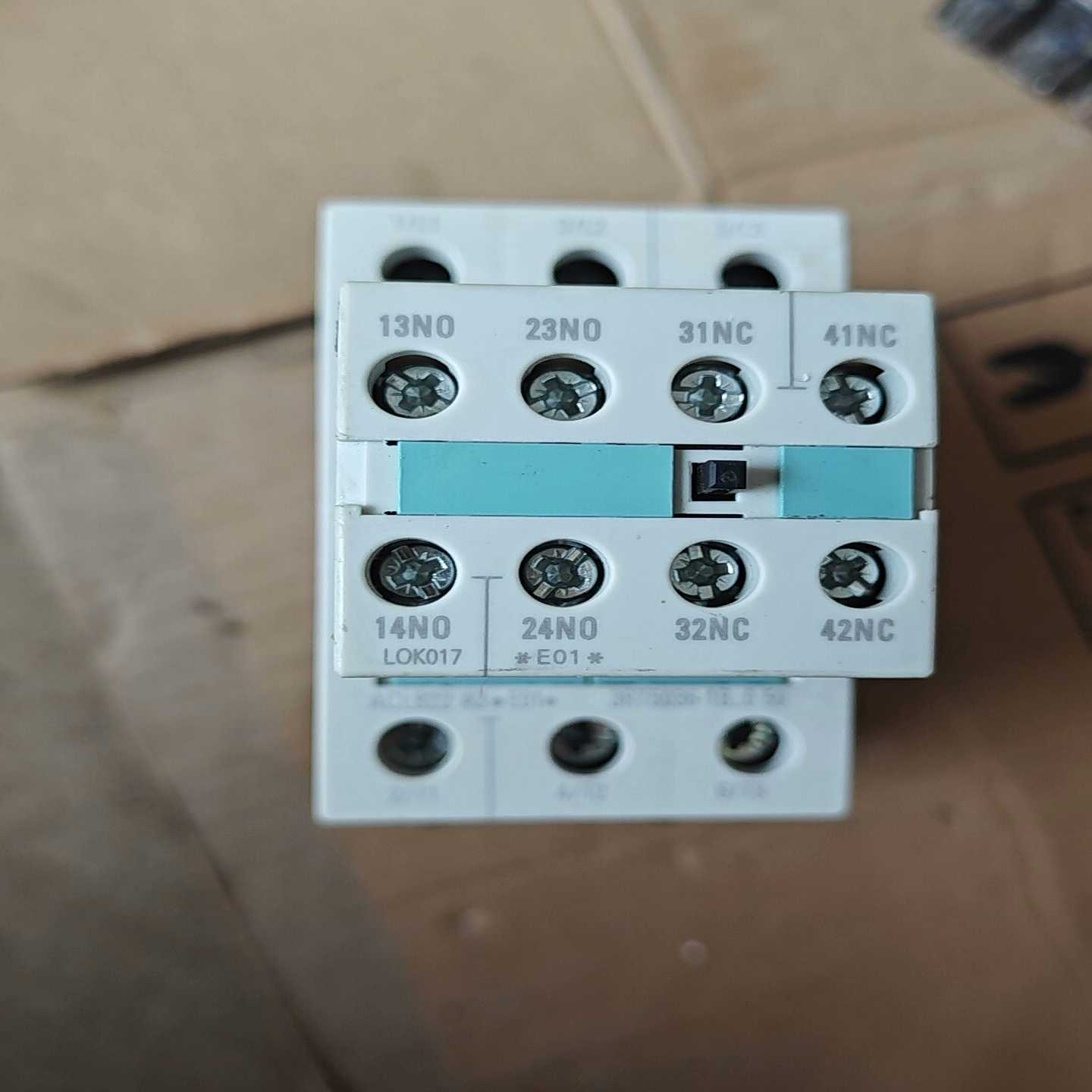 西门子接触器3RT5036-1BB40，触点3RH5921--议价