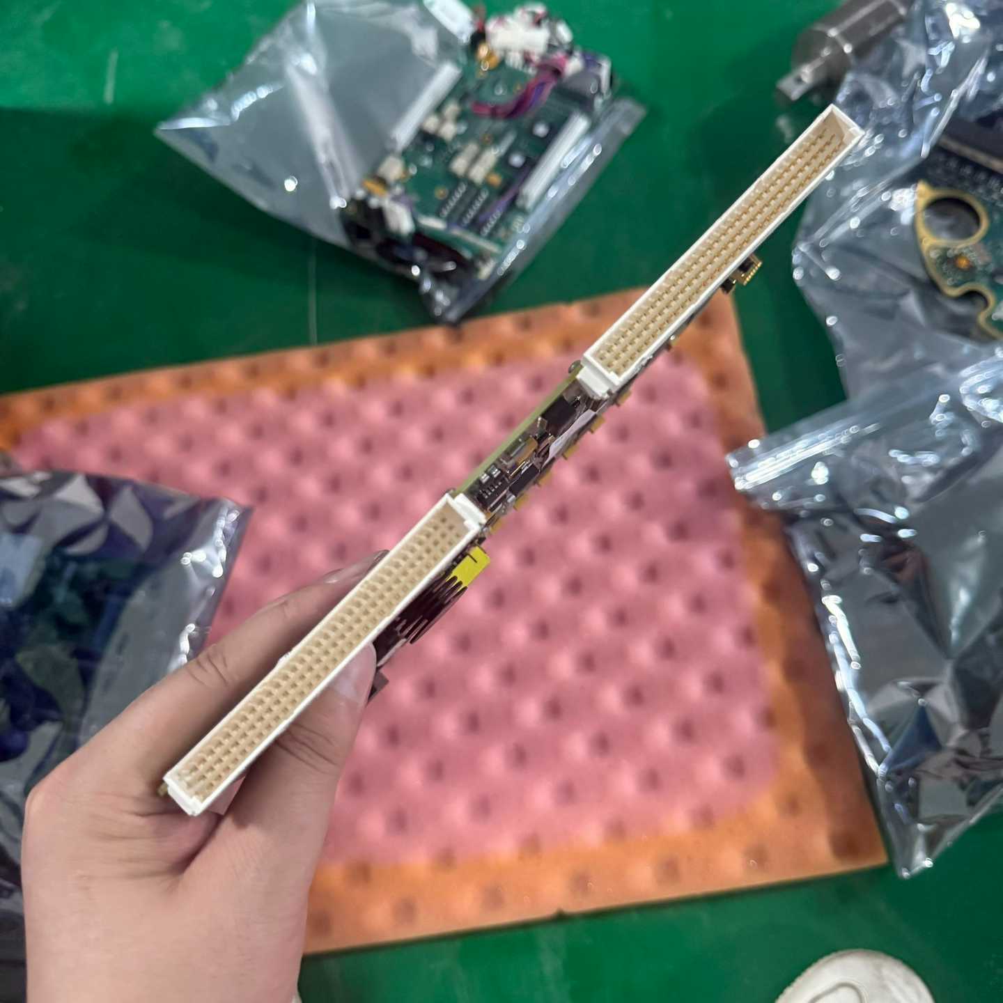 MKS e-BARATRON数字真空计，型号DA02A-34~议价