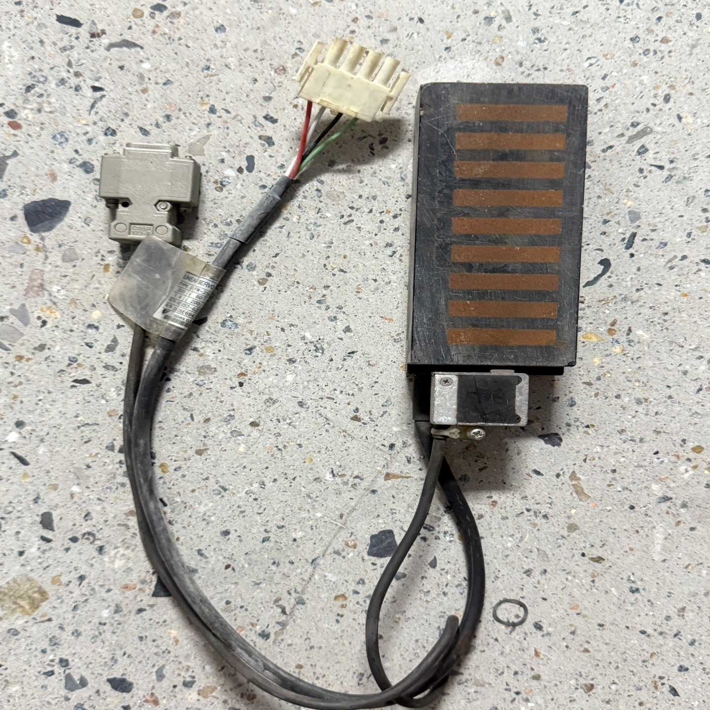 安川直线电机动子SGLFW-35A120AP一个实物拍询价