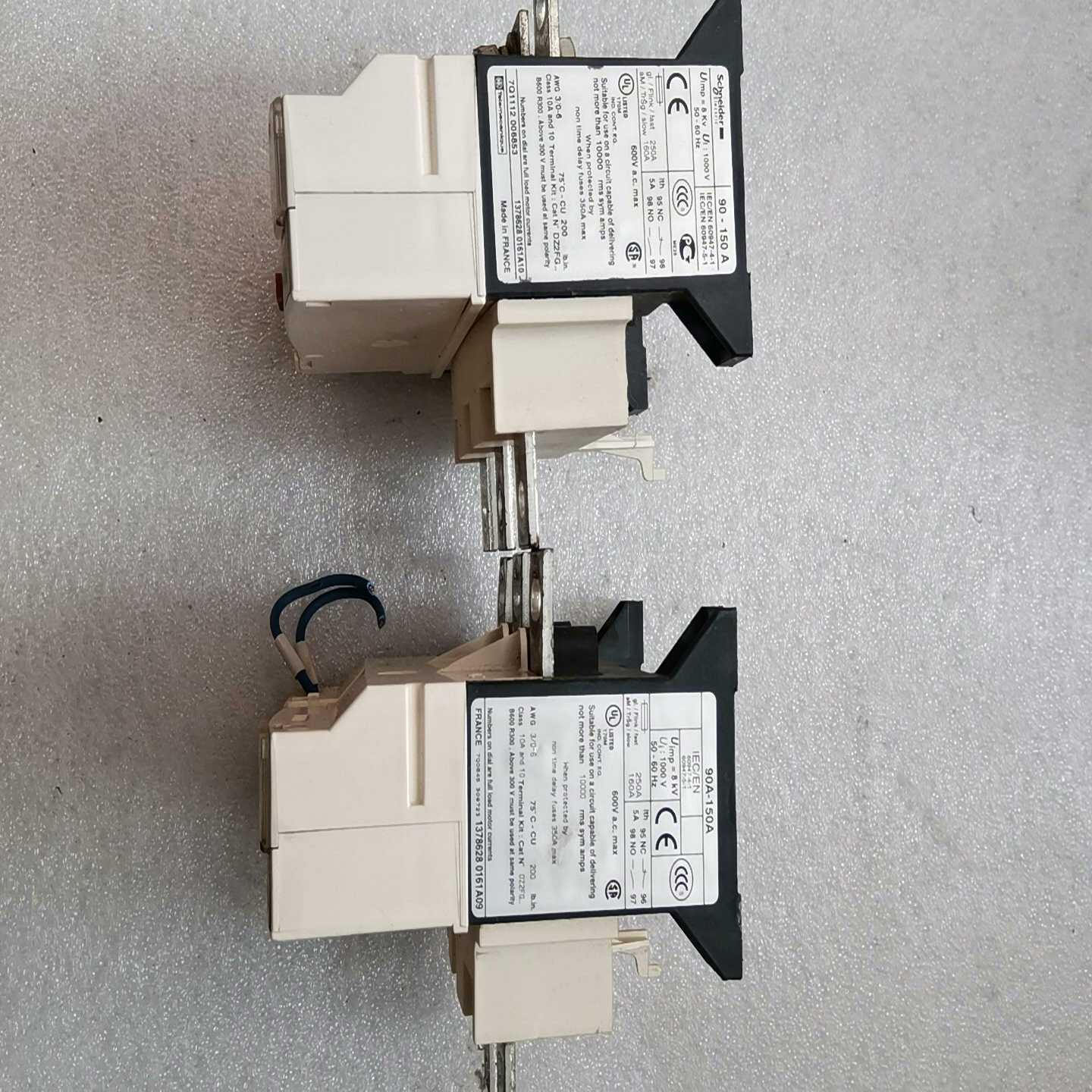 询价~施耐德热过载继电器LR9D5369一台如左图