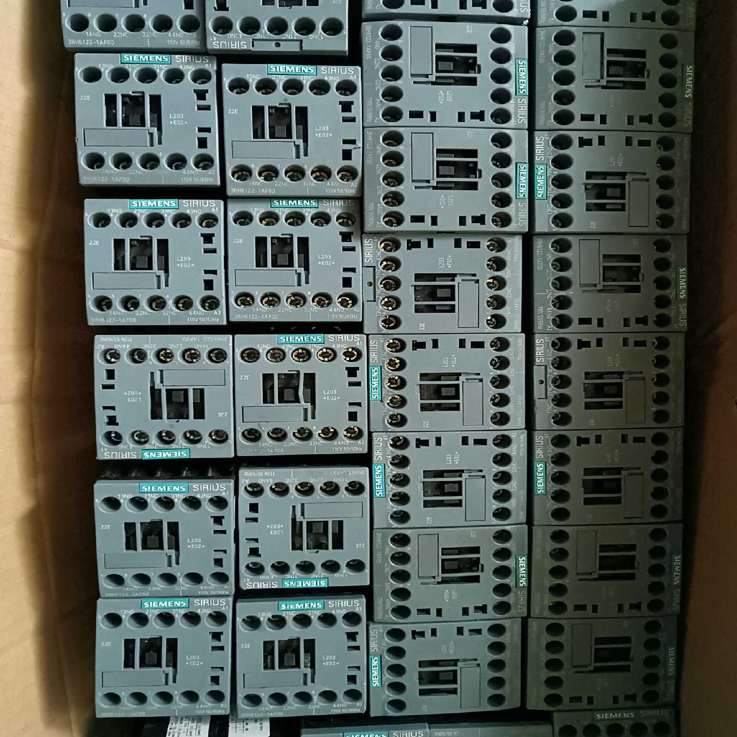 询~3RH6122-1AF00中间接触器 110V 成色九