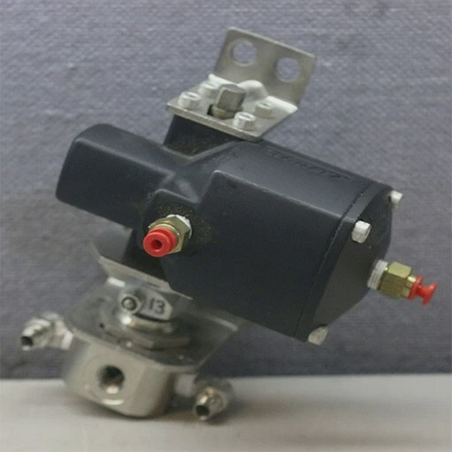 WhiteySwagelokSS-43YF2-31D4向阀带MS-131-DA气动执行器