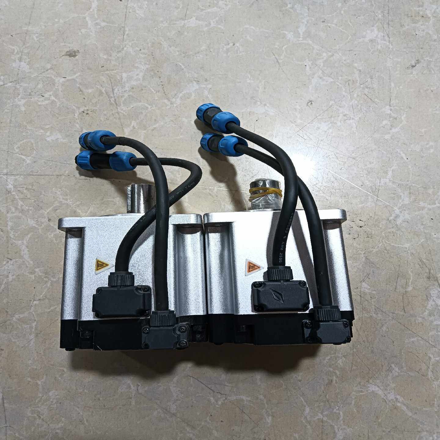 SV-X2MH075A-N2LA禾川马达750W，成色如图，询价