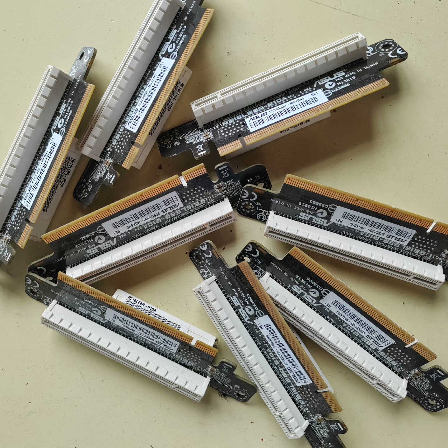 售前询价适用1U机架式机箱转接卡 riser卡 RE16LE8R-R10议价