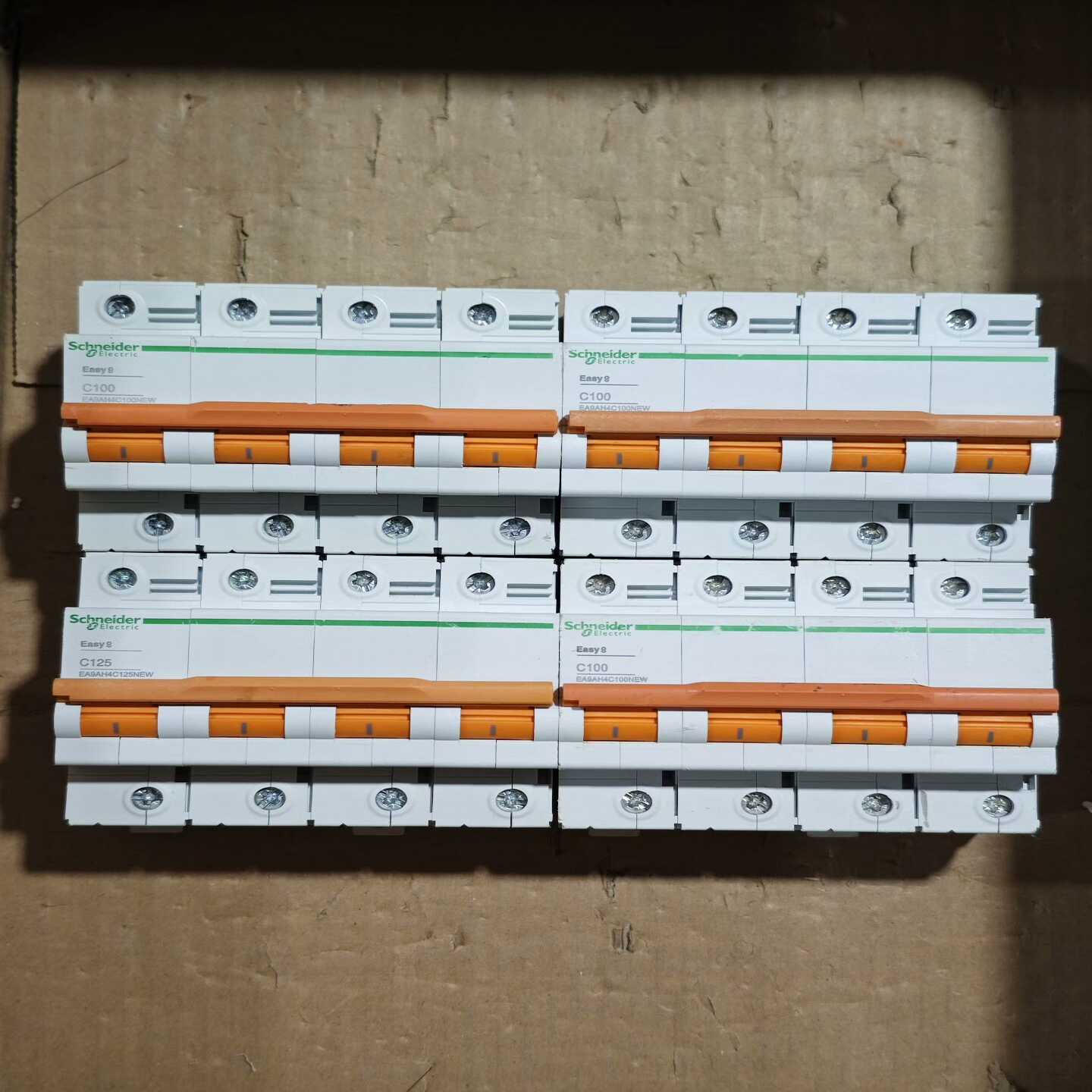 议价施耐德Easy94PC100C125A空气开关二手原装