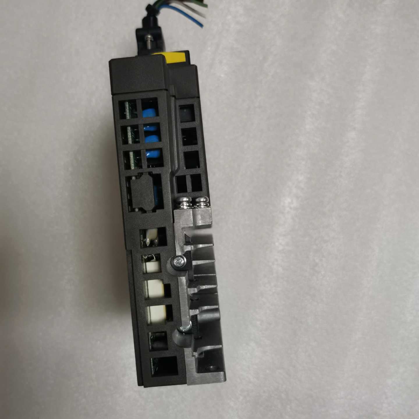 富士伺服驱动器RYB101S3-VBC检测完好有保修可提~询价