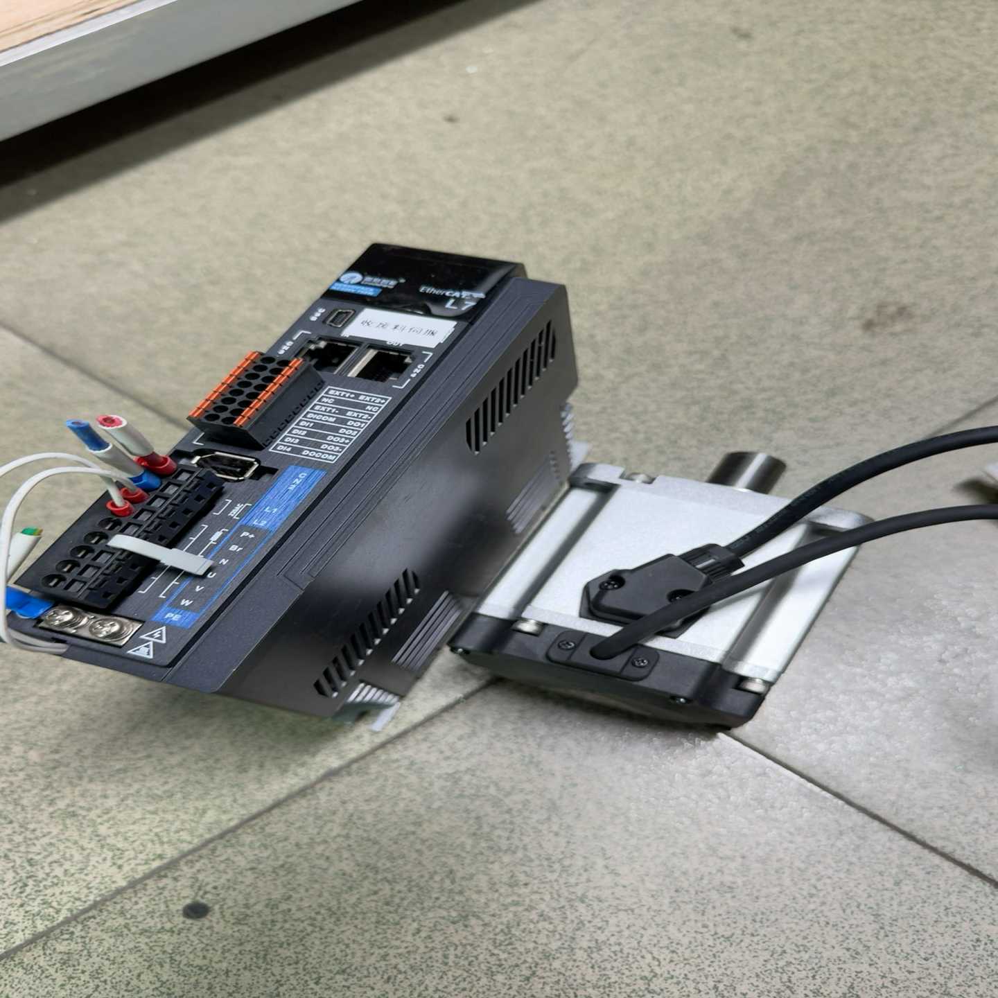 雷赛智能伺服电机套装，含L7EC-750CG驱动器和ACM