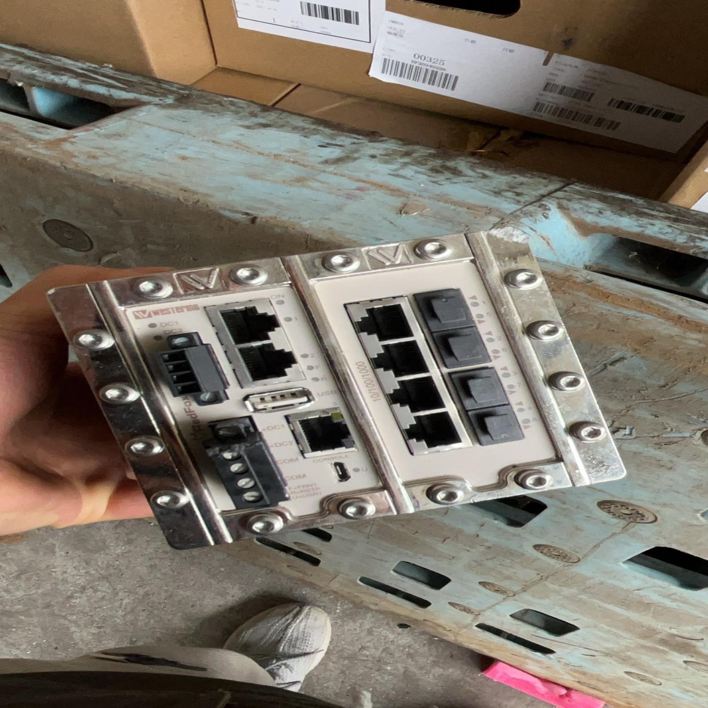 Westermo工业交换机，Rfi-111-f4g-t7g~询价