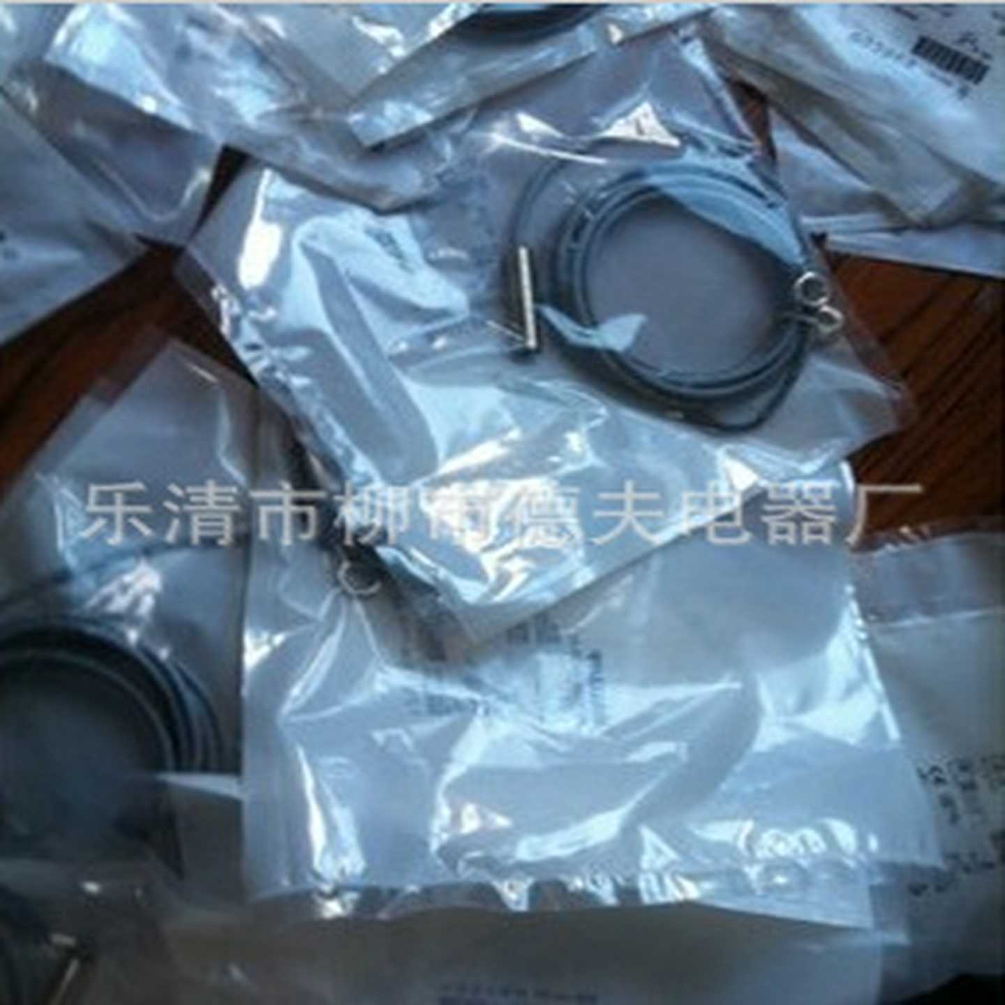 供应德国巴鲁夫接近开关BESM30EG1-PSC20Z-S04Gl-S11