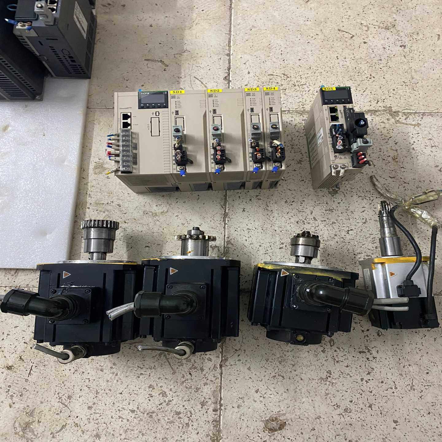 询价禾川驱动器SV-3EB2L2MR-A25KW拖三个电