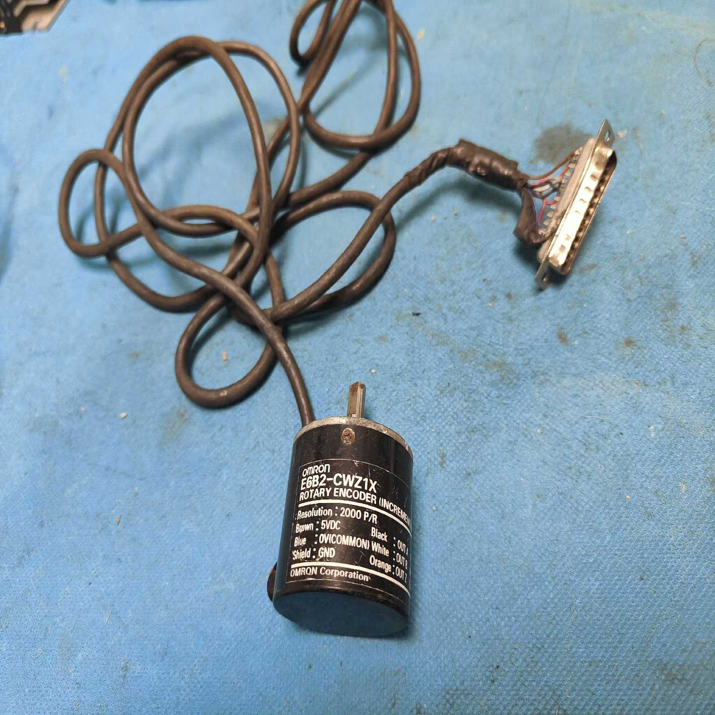 咨询-2000线旋转编码器E6B2-CWZ6C，有5个，电压