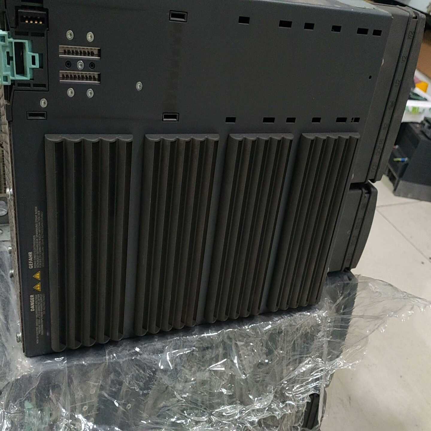 【议价】PM240变频器6SL3224-0BE33-7UA0适用