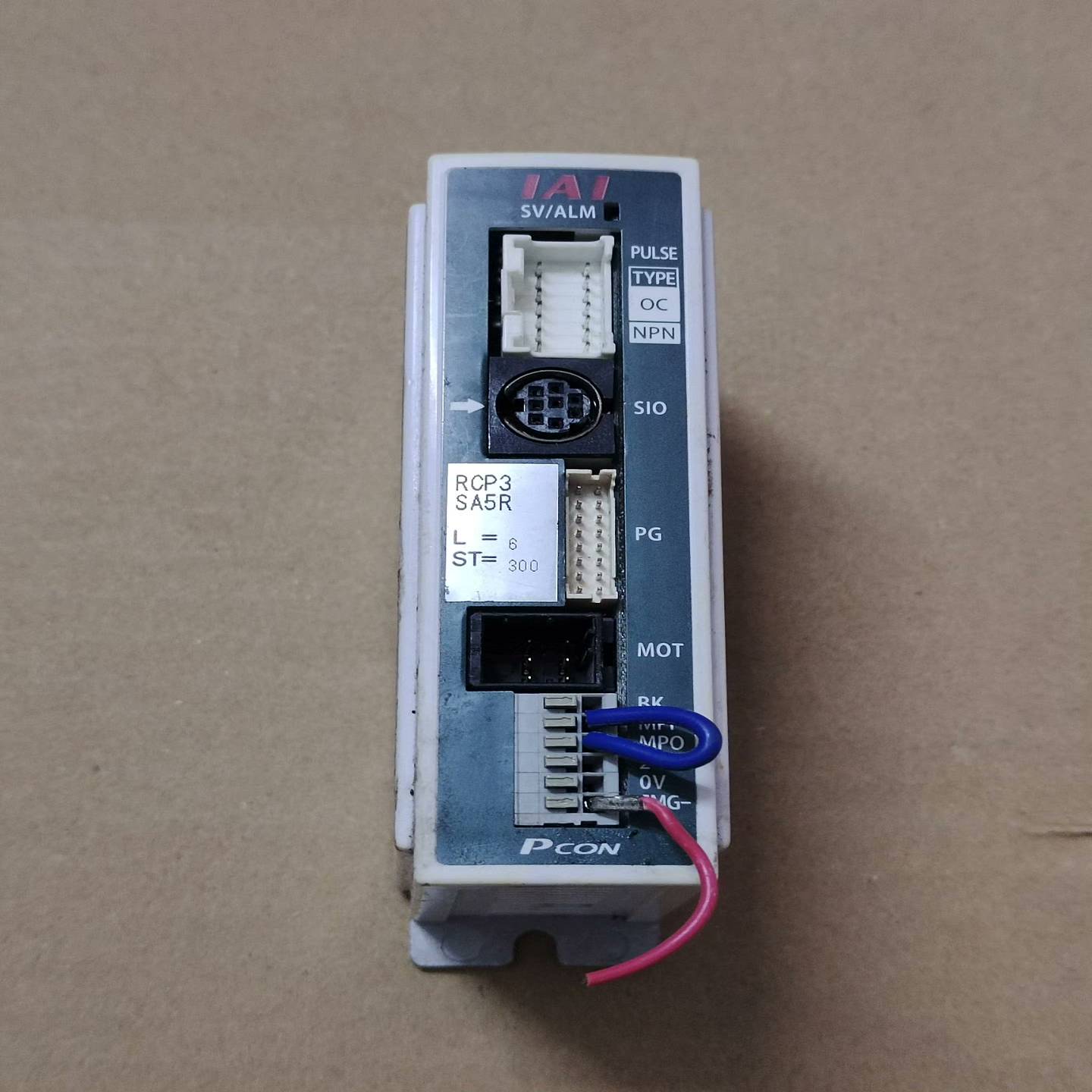 IAI控制器PC0N-P0-42PI-NP-2-0，成色如图{议价}