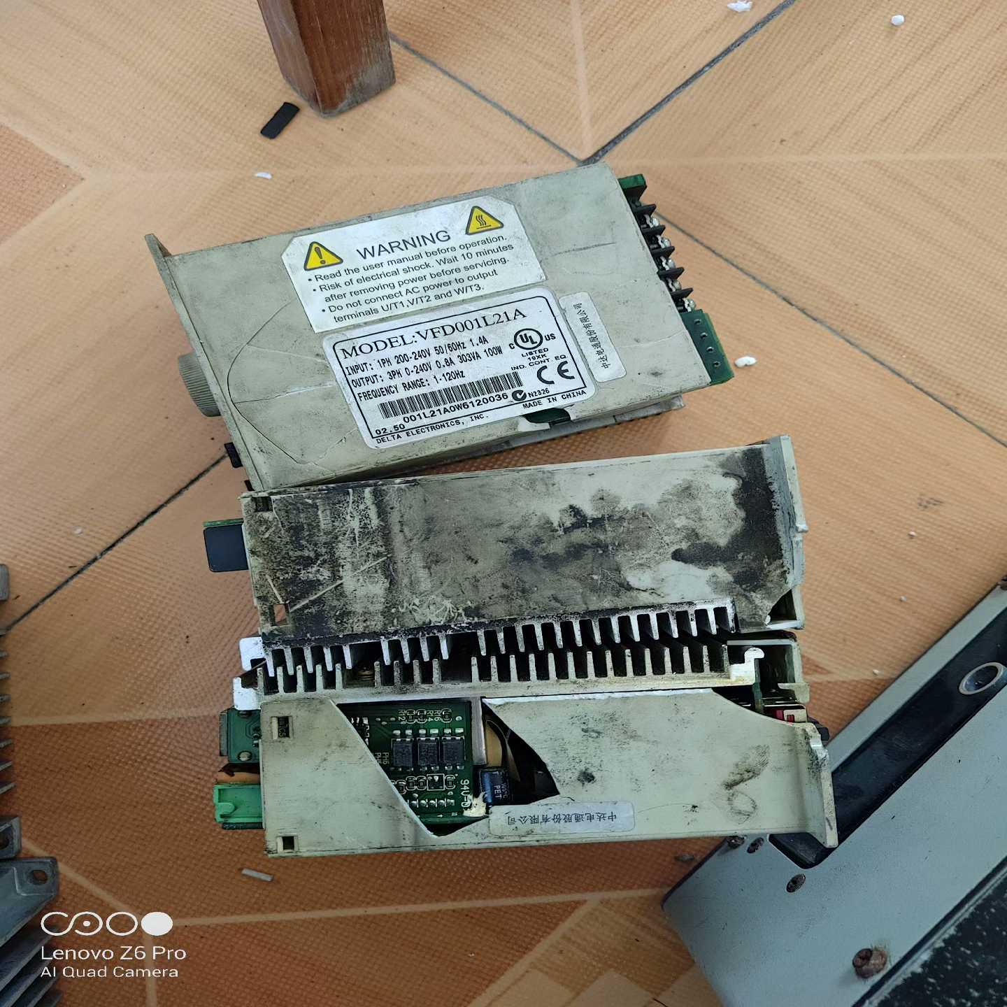 议价拆机的VFD001L21A 台达220V100W变频调速器外
